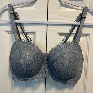 Victorias Secret size 34 DDD underwire bra